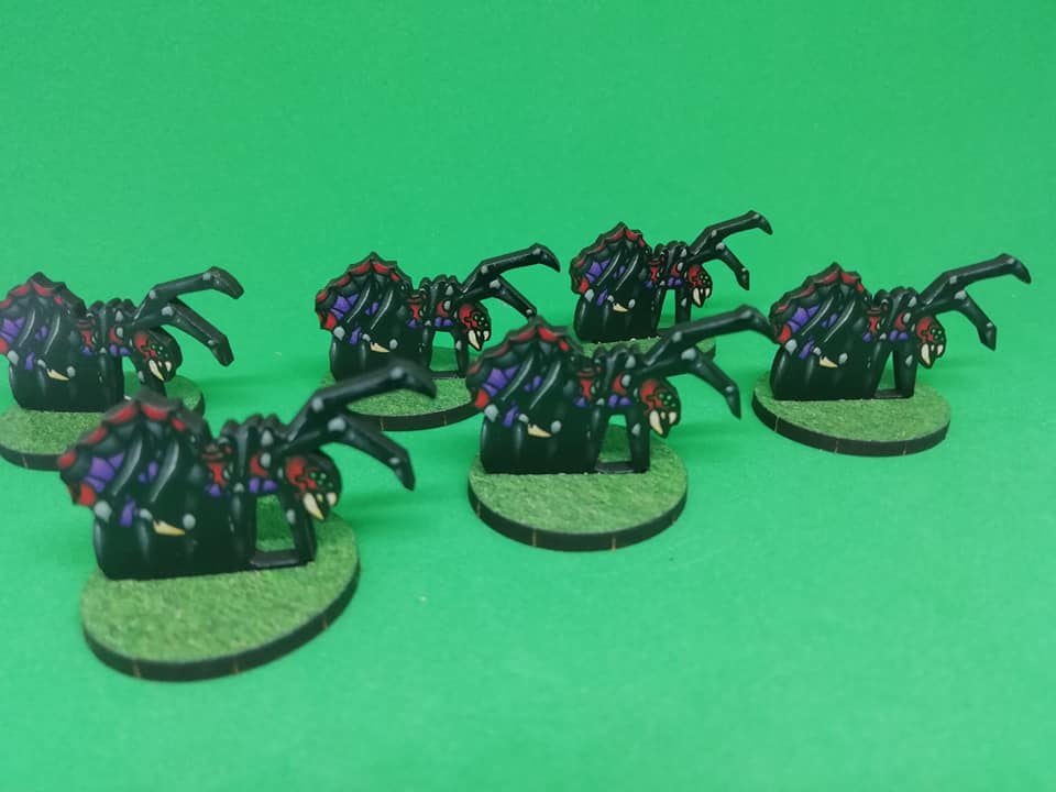 Nine Giant Spiders with bases